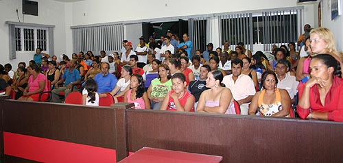 Castilho: Sem tetos voltam à Câmara para cobrar lei - Castilho: Sem tetos voltam à Câmara para cobrar lei -