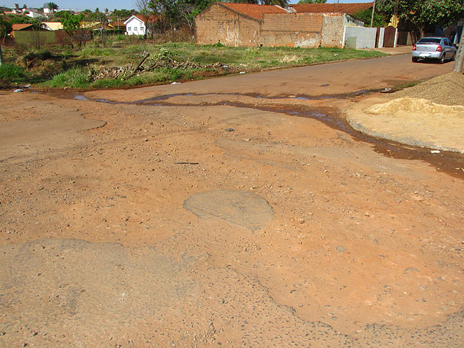 Buracos na Parapanema incomodam motoristas em Andradina - Buracos na Parapanema incomodam motoristas em Andradina -